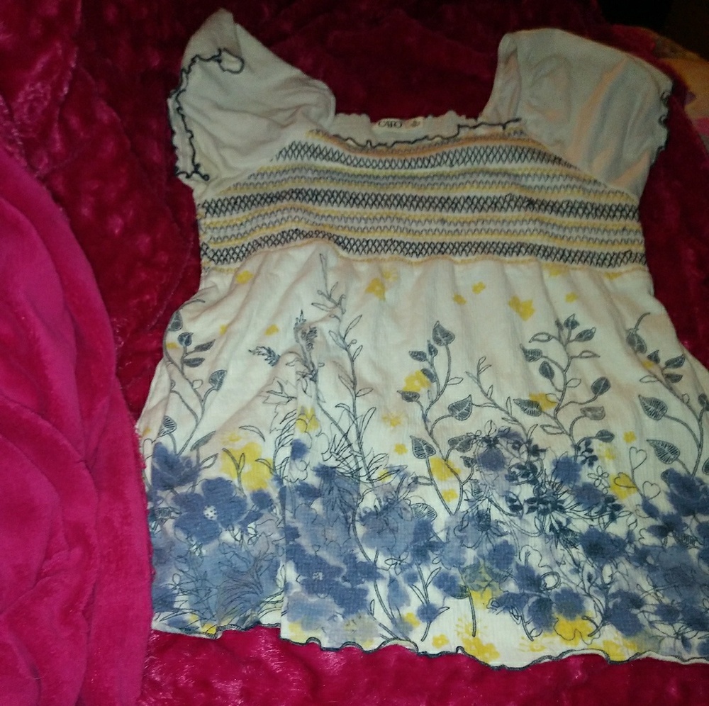 SUPER CUTE TOP BY CATO XL